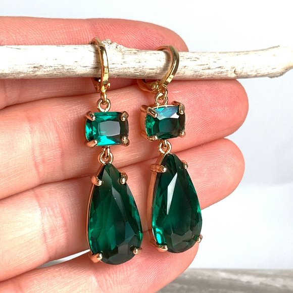 Emerald Glass double drop prong set stone Earrings ~NWT - Picture 10 of 14
